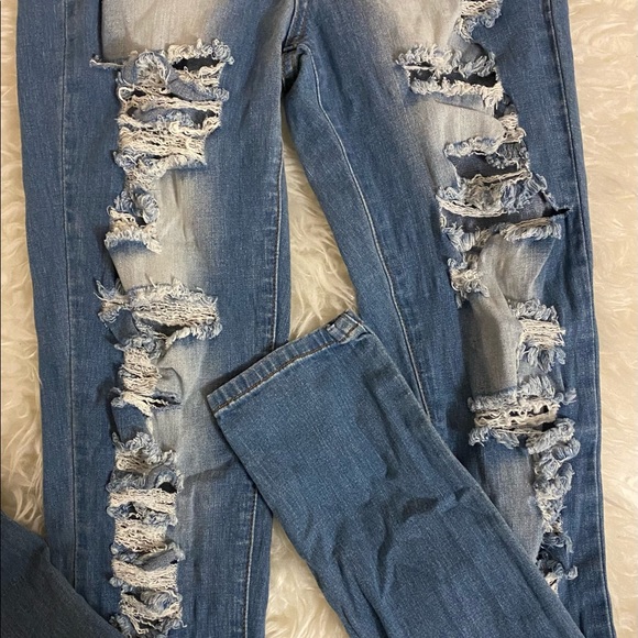 Fashion Nova ripped high waisted jeans in size 7 - Picture 2 of 3